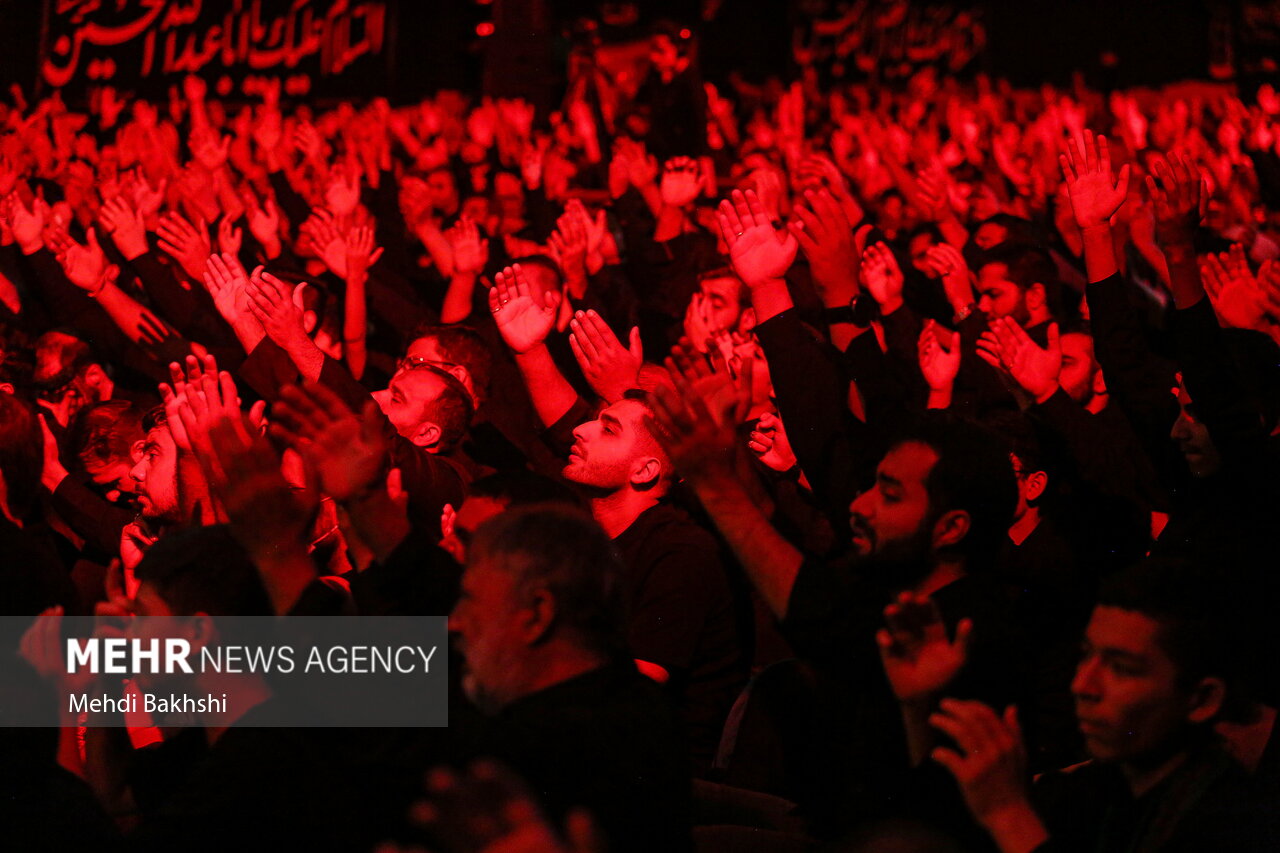 کاهش کرونا در محرم؛ نقدی بر دوگانه «عزاداری و سلامتی»