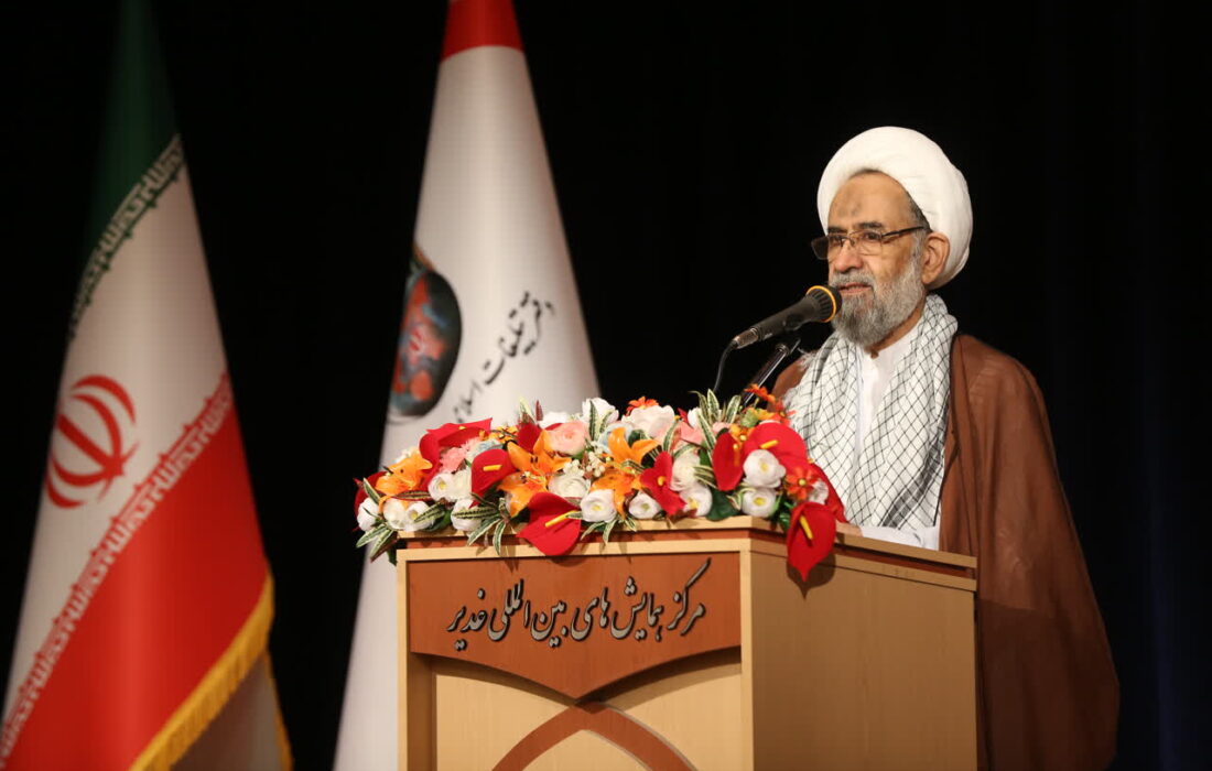 روحانیت با نقش خود، دفاع مقدس را به مرتبه قداست رساند/بی توجهی به ثبت خاطرات روحانیت خسارت راهبردی است