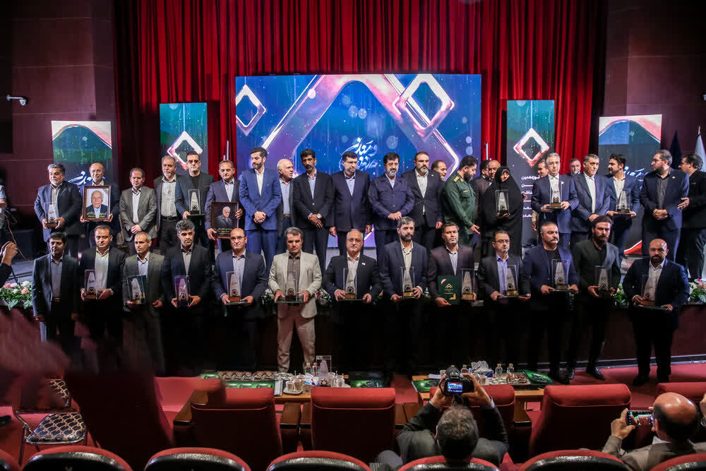 نوزدهمین همایش “روز صنعت و معدن استان قم”برگزار شد