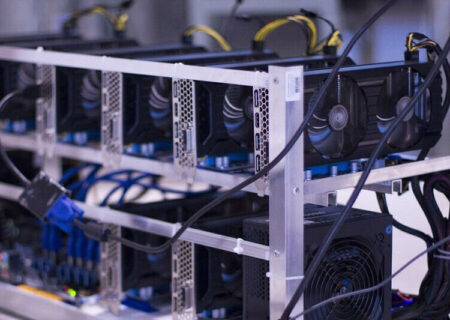 توقیف ۲۰ دستگاه ماینر قاچاق در قم