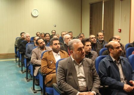 نشست مشترک مسئولان استانی و جایگاهداران قم به میزبانی انبار نفت شهید زین‌الدین