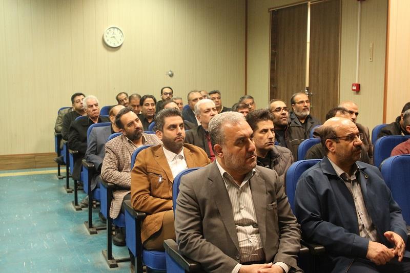 نشست مشترک مسئولان استانی و جایگاهداران قم به میزبانی انبار نفت شهید زین‌الدین