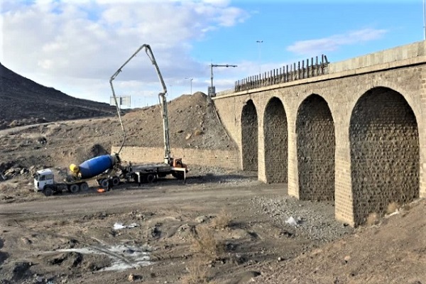 طرح تعمیر و ارتقا ایمنی حفاظ های بتنی پل های جاده ای استان قم