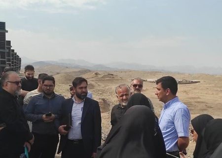 ۱۶۰۰ هکتار از مزارع خورشیدی قم وارد مدار تولید شد